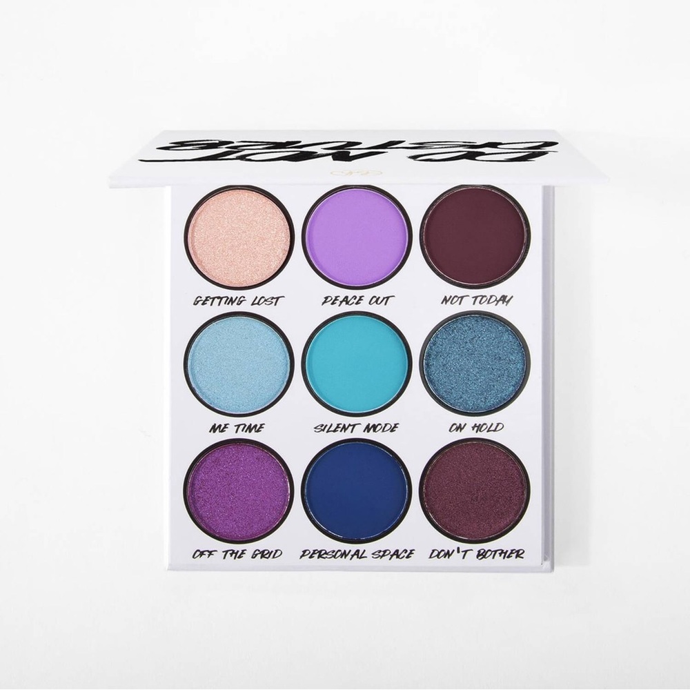 DO NOT DISTURB - 9 COLOR SHADOW PALETTE